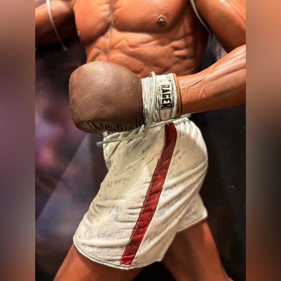 Ali 1964: clay vs Liston 18” motion activated sound from neca toys - Picture 9 of 12